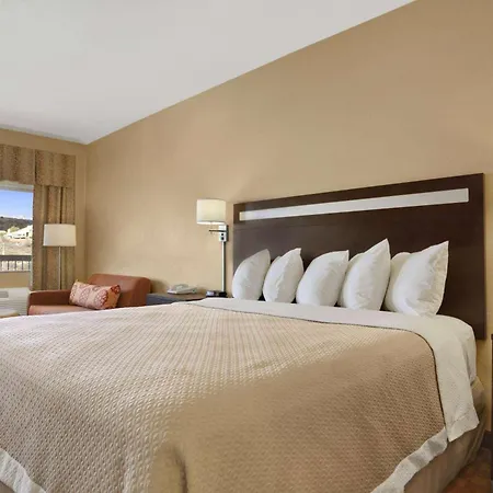 Days Inn By Wyndham Globe